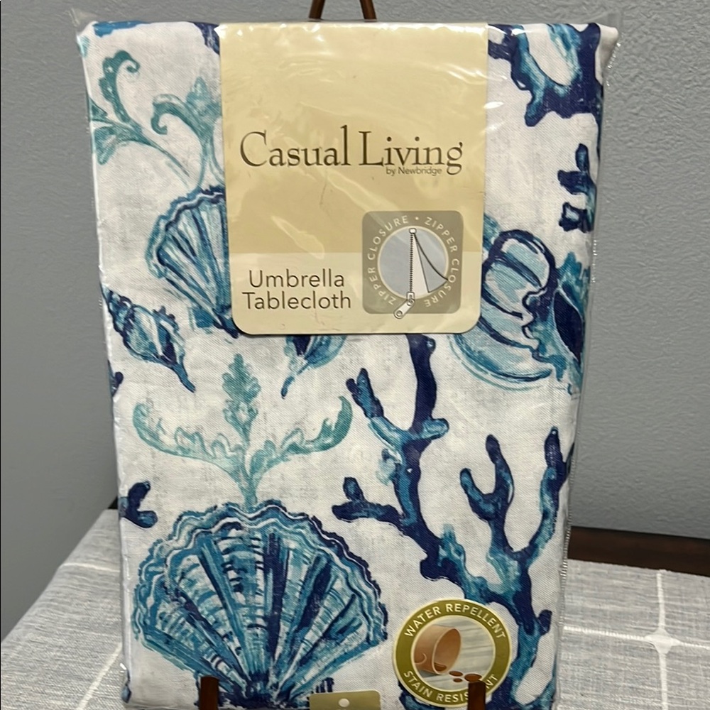 Casual Living by Newbridge Blue and White Umbrella Tablecloth, zipper closure